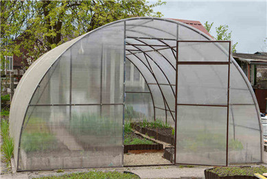 Application of PC panels in modern agricultural greenhouses 